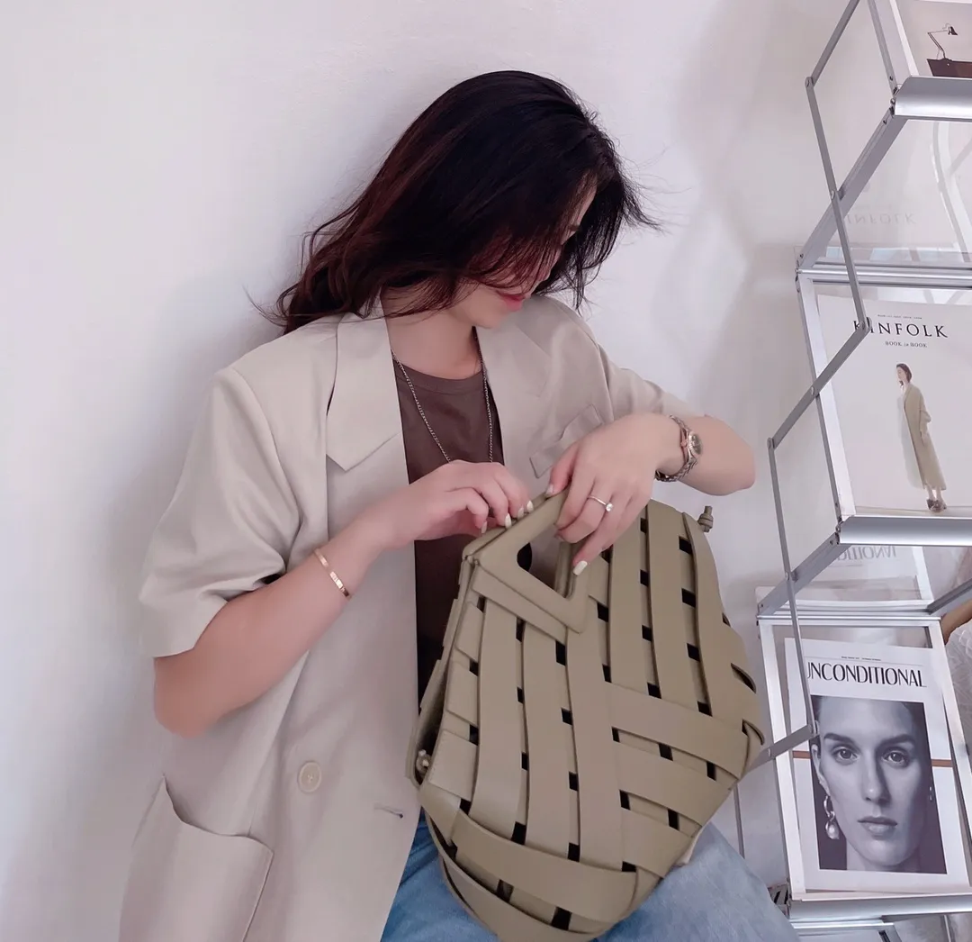 #自家小小子 Upper Body Picture Reference Brown-gray is a very high-end light color and is suitable for all seasons.